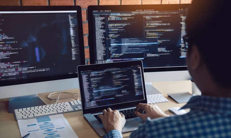 数据科学选型:R与Python如何赋能香河县网站建设?